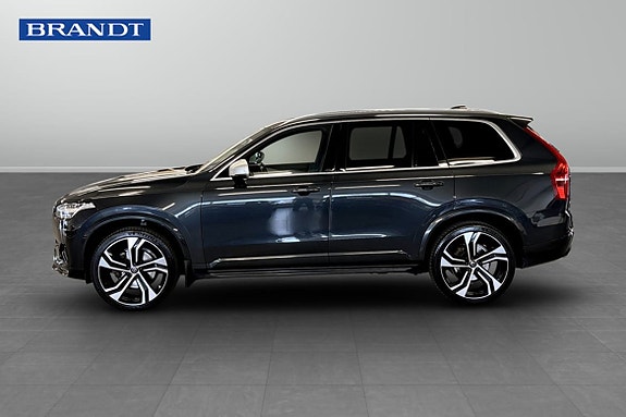 Volvo XC90 3 of 9