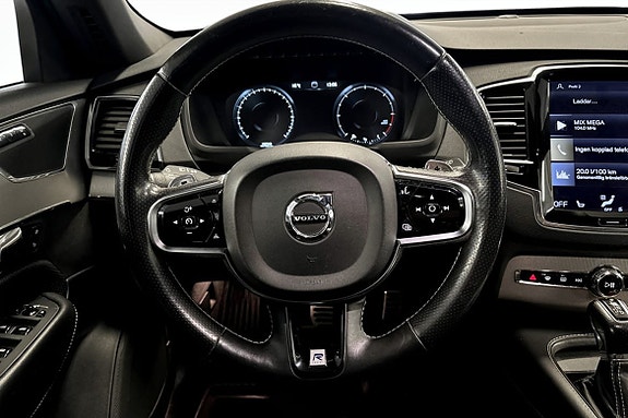 Volvo XC90 7 of 9