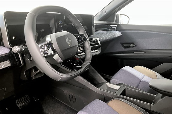 Renault 5 E-Tech 5 of 9
