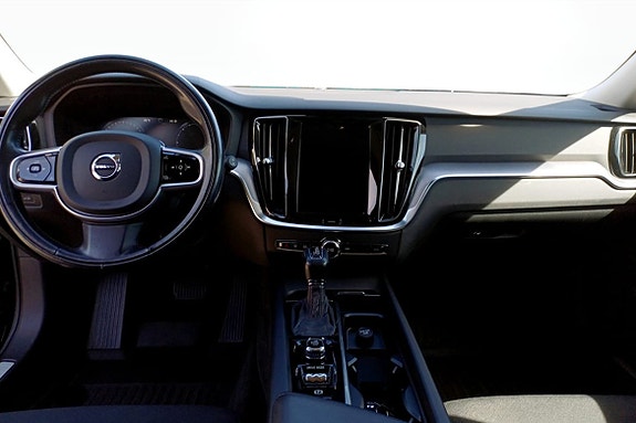 Volvo V60 4 of 9
