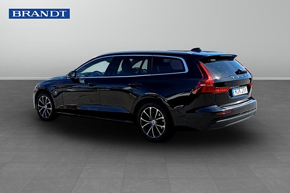 Volvo V60 2 of 9