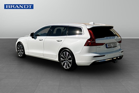 Volvo V60 2 of 11