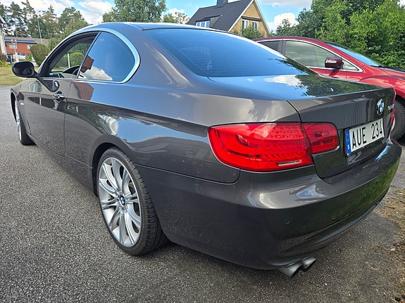 BMW 325d 4 of 8