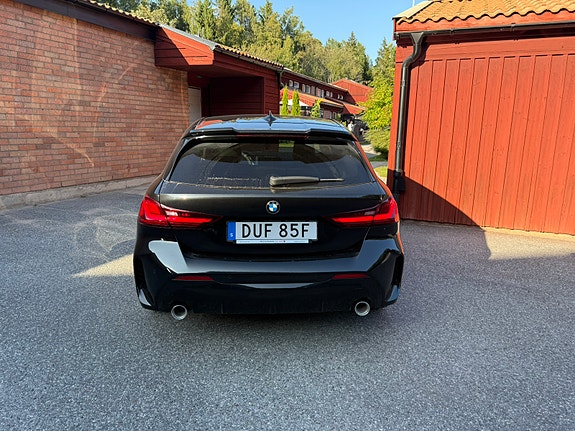 BMW 120i 2 of 5