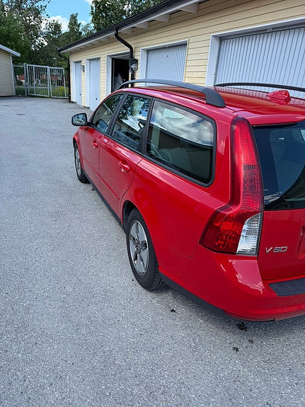 Volvo V50 3 of 13