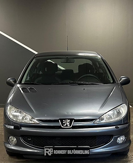 Peugeot 206 2 of 14