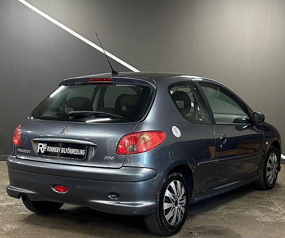Peugeot 206 4 of 14