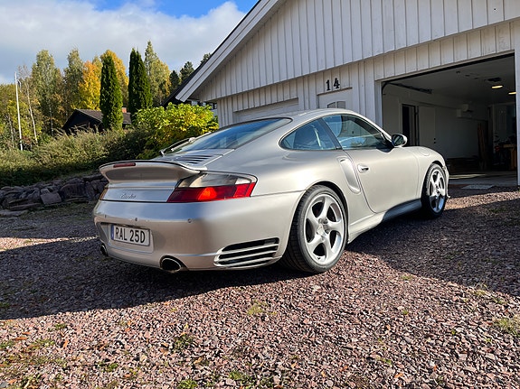 Porsche 911 Turbo 3 of 16