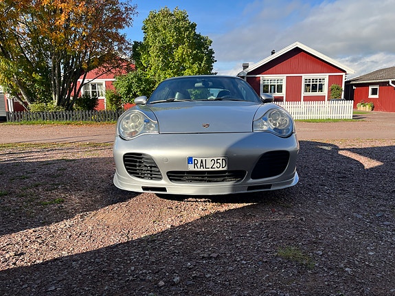 Porsche 911 Turbo 10 of 16