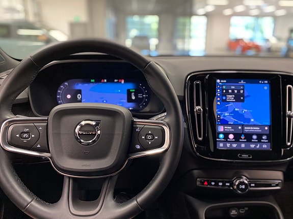 Volvo EX40 10 of 13