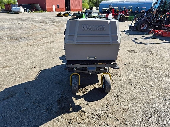 Walker D21 d 12 of 19