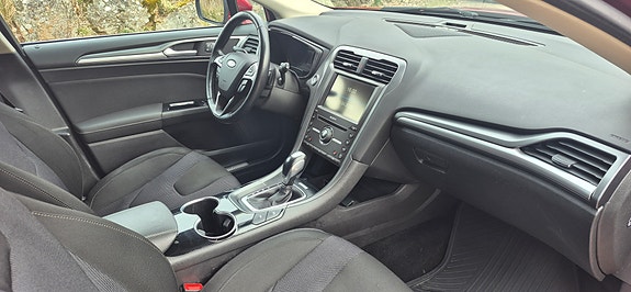 Ford Mondeo 12 of 21