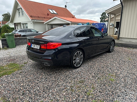 BMW 530e 4 of 11