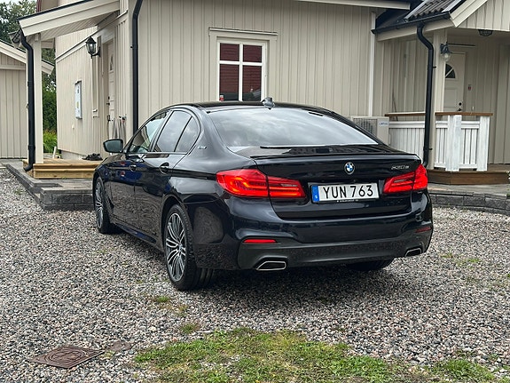 BMW 530e 2 of 11