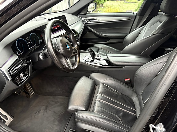 BMW 530e 8 of 11