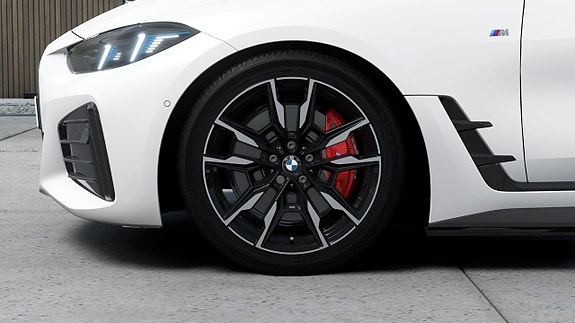 BMW i4 7 of 13