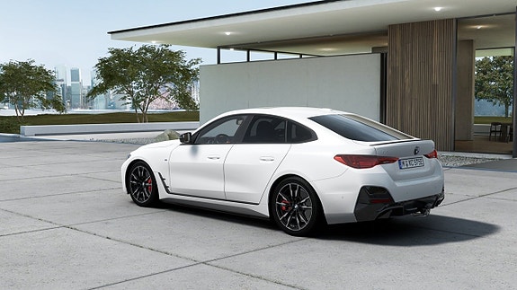BMW i4 2 of 13