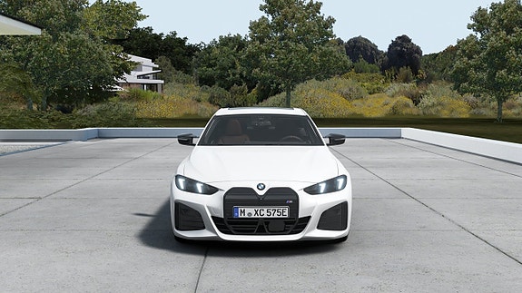 BMW i4 3 of 13