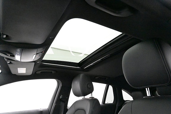 Mercedes-Benz EQC400 25 of 27