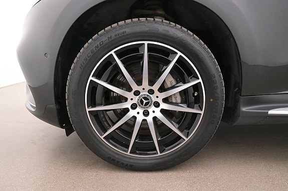 Mercedes-Benz EQC400 27 of 27
