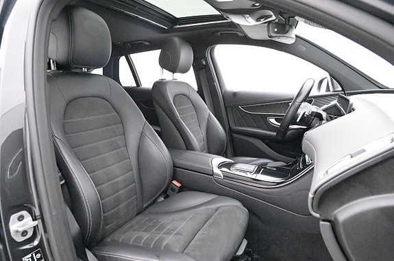 Mercedes-Benz EQC400 13 of 27