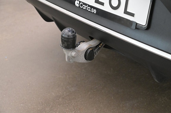 Mercedes-Benz EQC400 26 of 27