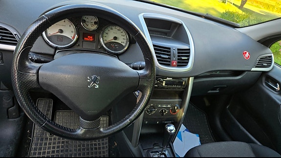 Peugeot 207 SW 3 of 3