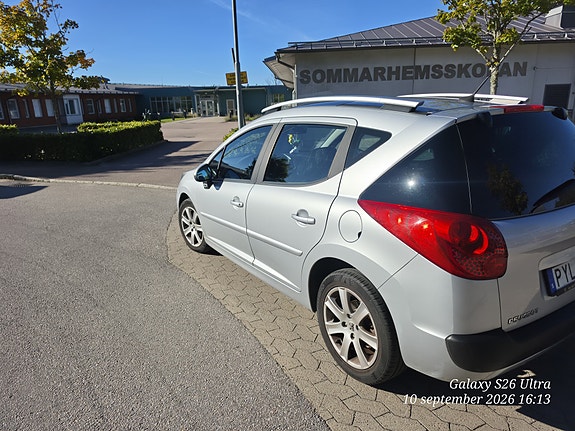 Peugeot 207 SW 2 of 3