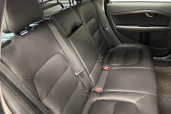 Volvo XC70 11 of 23