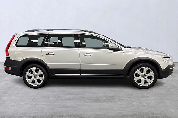 Volvo XC70 3 of 23