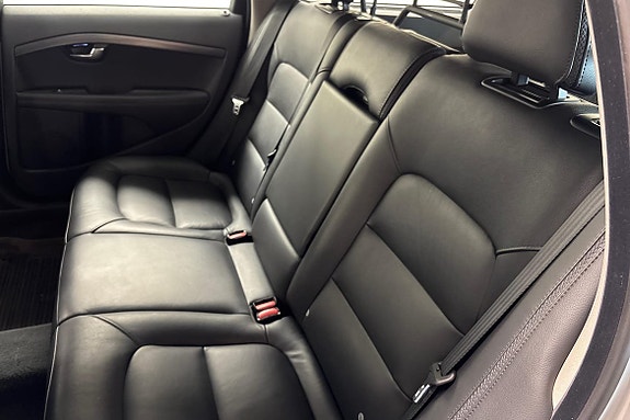 Volvo XC70 12 of 23