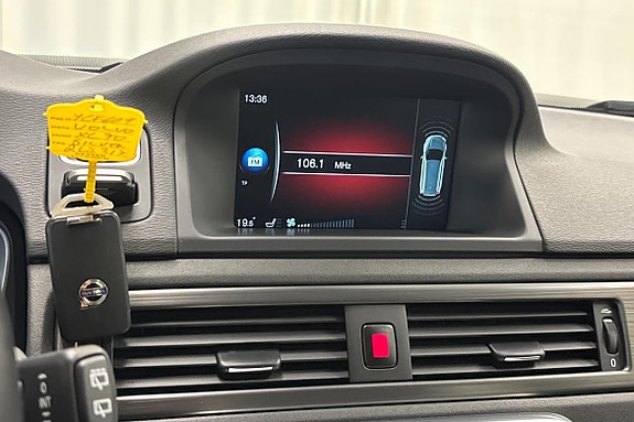 Volvo XC70 17 of 23