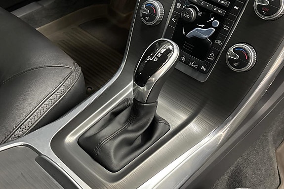 Volvo XC70 15 of 23