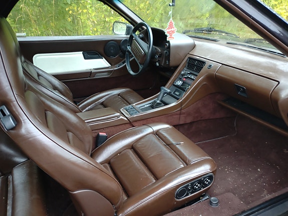 Porsche 928 6 of 7