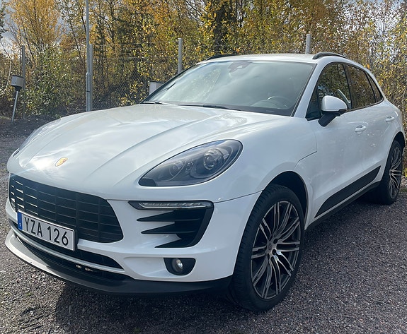 Porsche Macan 13 of 14