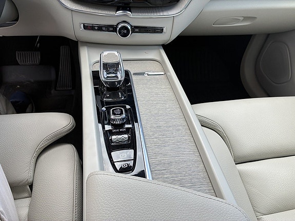 Volvo XC60 14 of 17