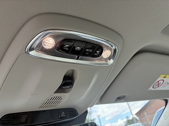 Volvo XC60 16 of 17