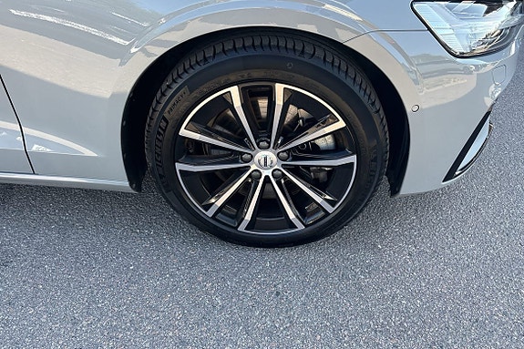 Volvo V60 12 of 18