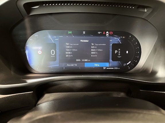 Volvo XC40 11 of 14