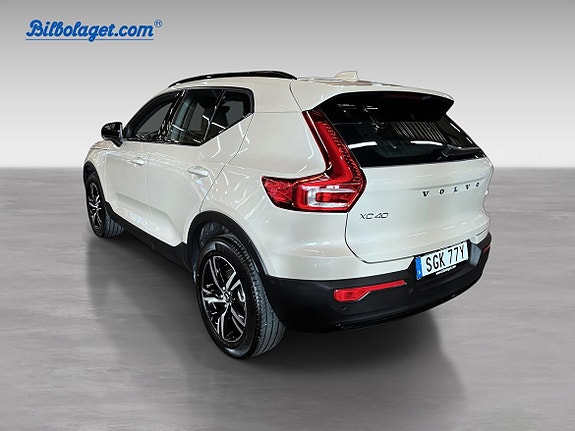 Volvo XC40 7 of 14
