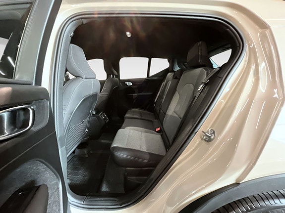 Volvo XC40 9 of 14