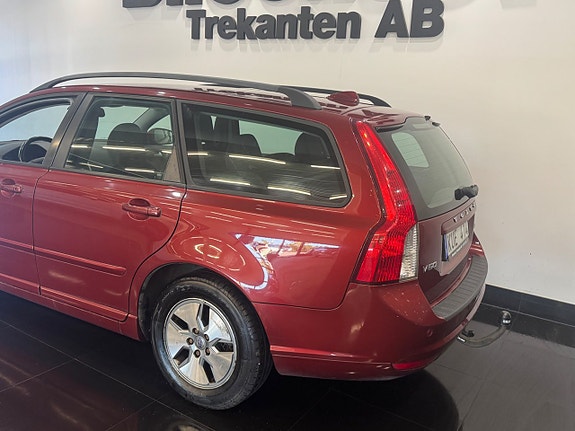 Volvo V50 2 of 5