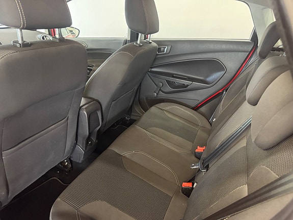 Ford Fiesta 4 of 7