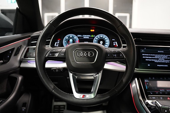 Audi Q8 20 of 30