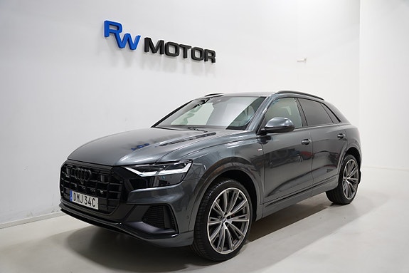 Audi Q8 2 of 30