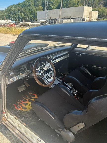 Chevrolet Nova 4 of 5