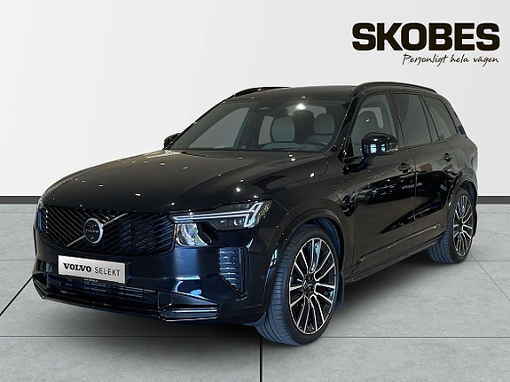Volvo XC90 3 of 21