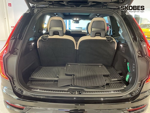 Volvo XC90 17 of 21