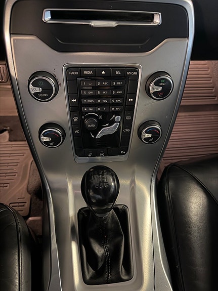 Volvo V70 10 of 17
