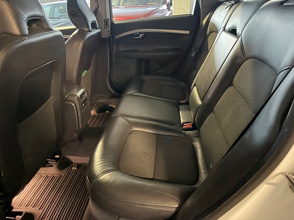 Volvo V70 13 of 17